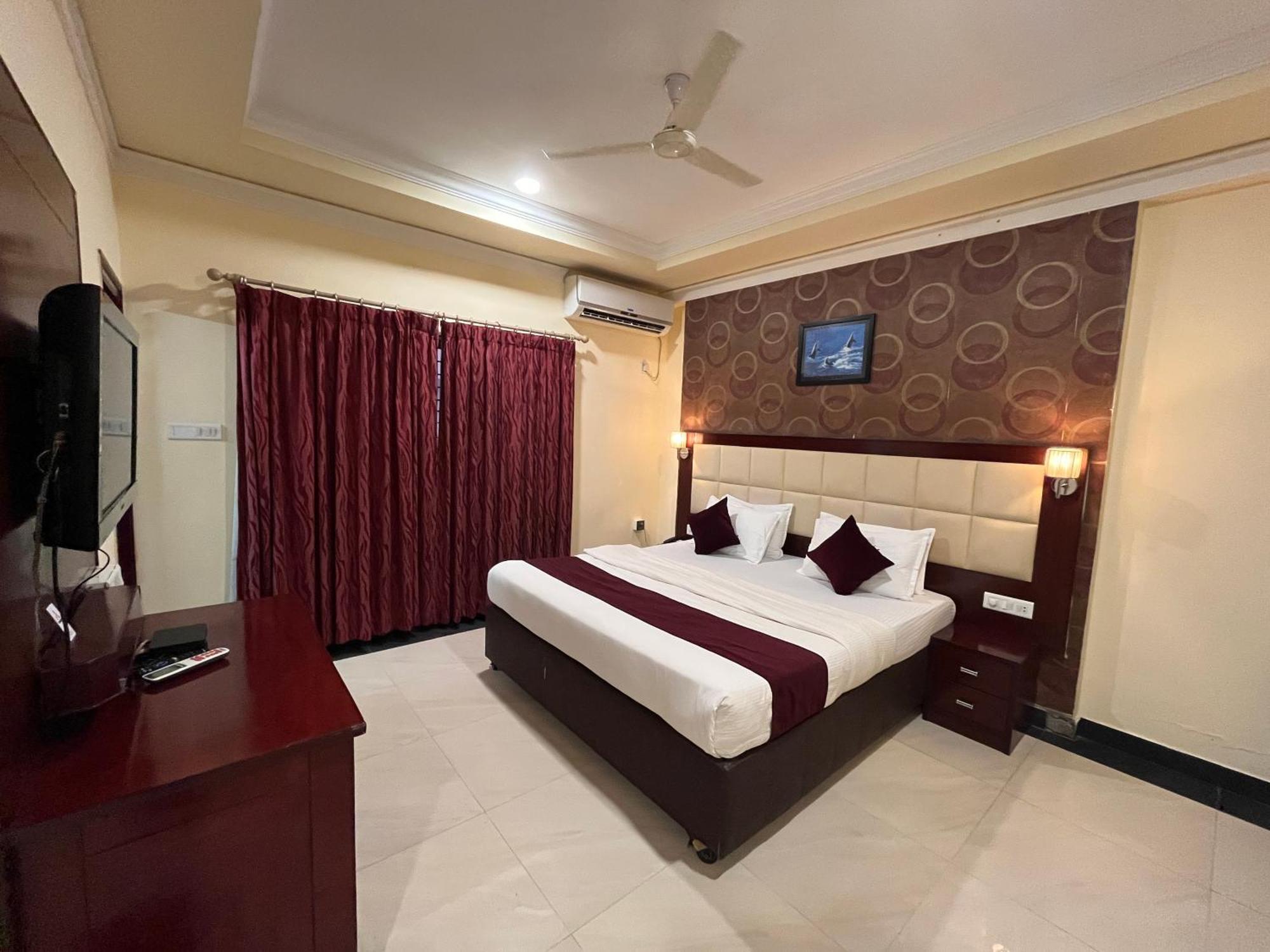 Ananya Comfortss Hospet Exterior photo