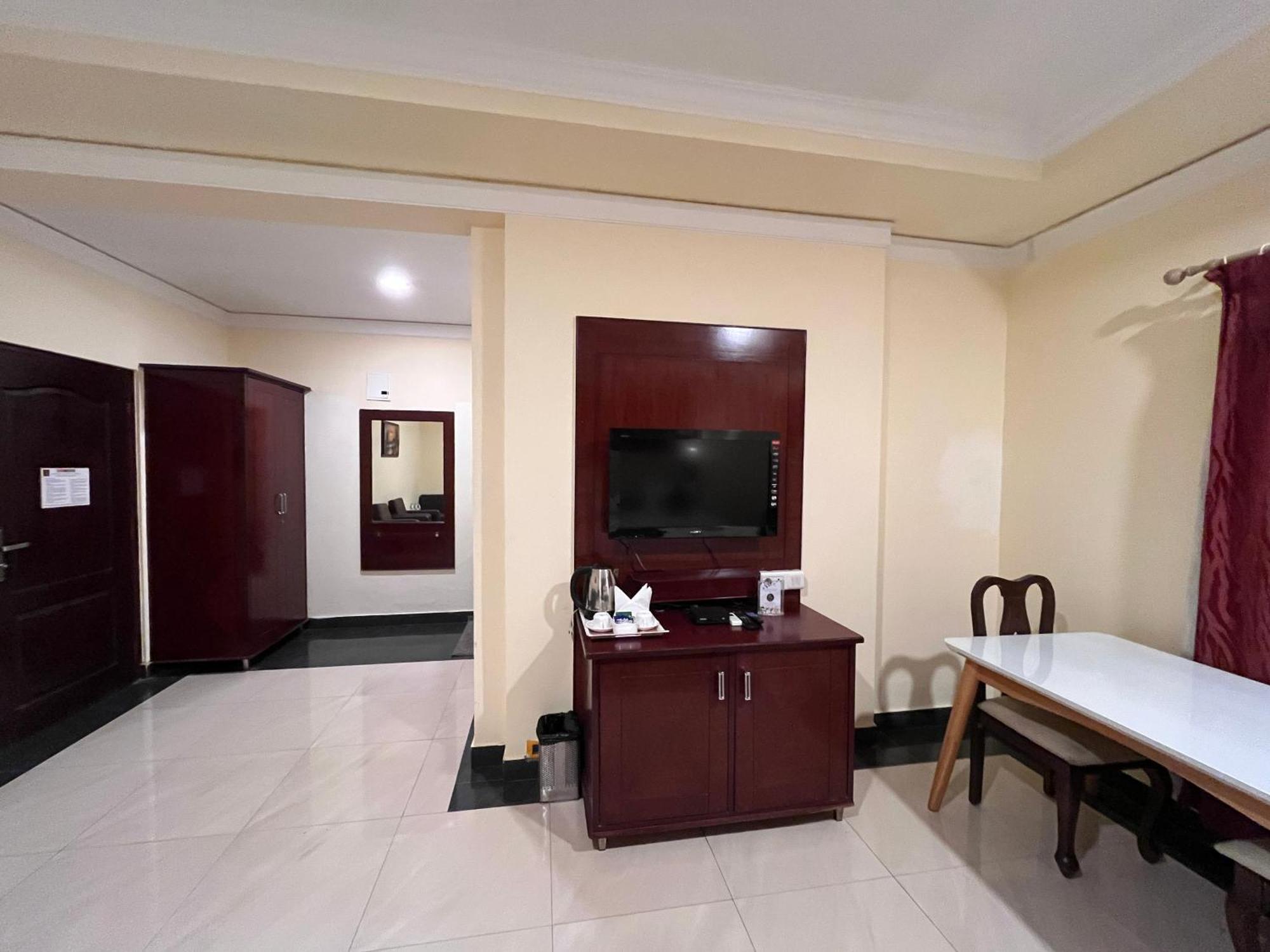 Ananya Comfortss Hospet Exterior photo