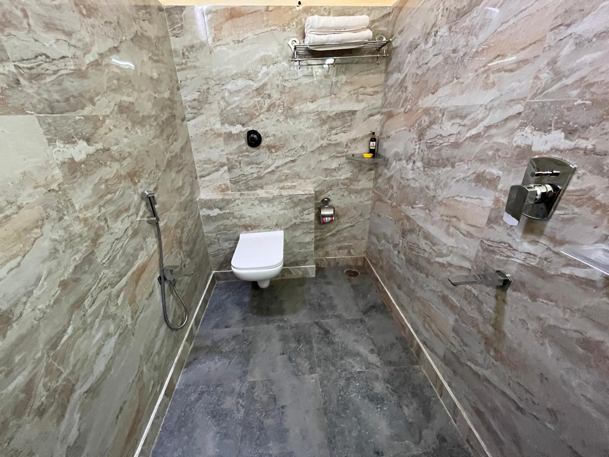 Ananya Comfortss Hospet Exterior photo