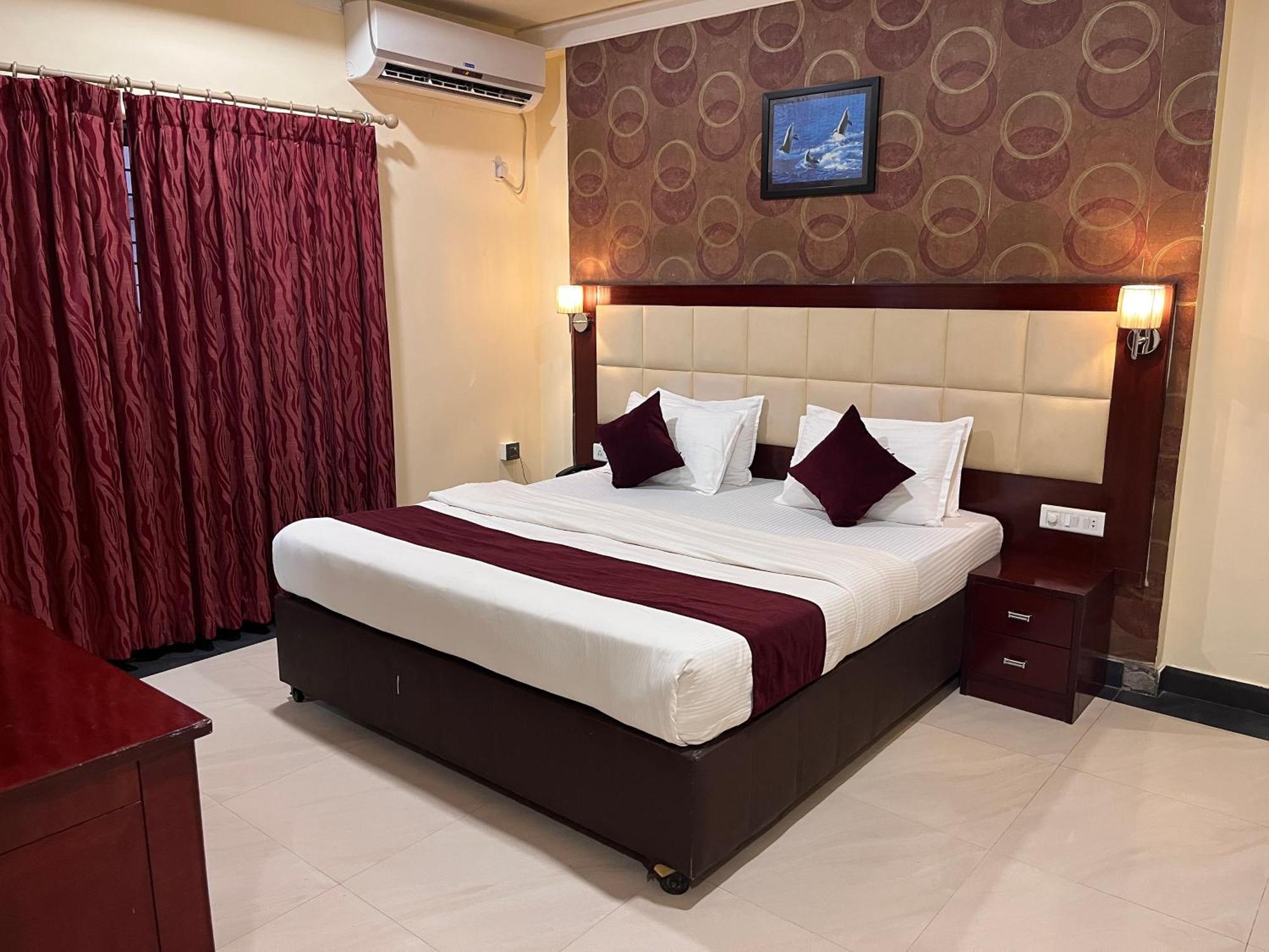 Ananya Comfortss Hospet Exterior photo